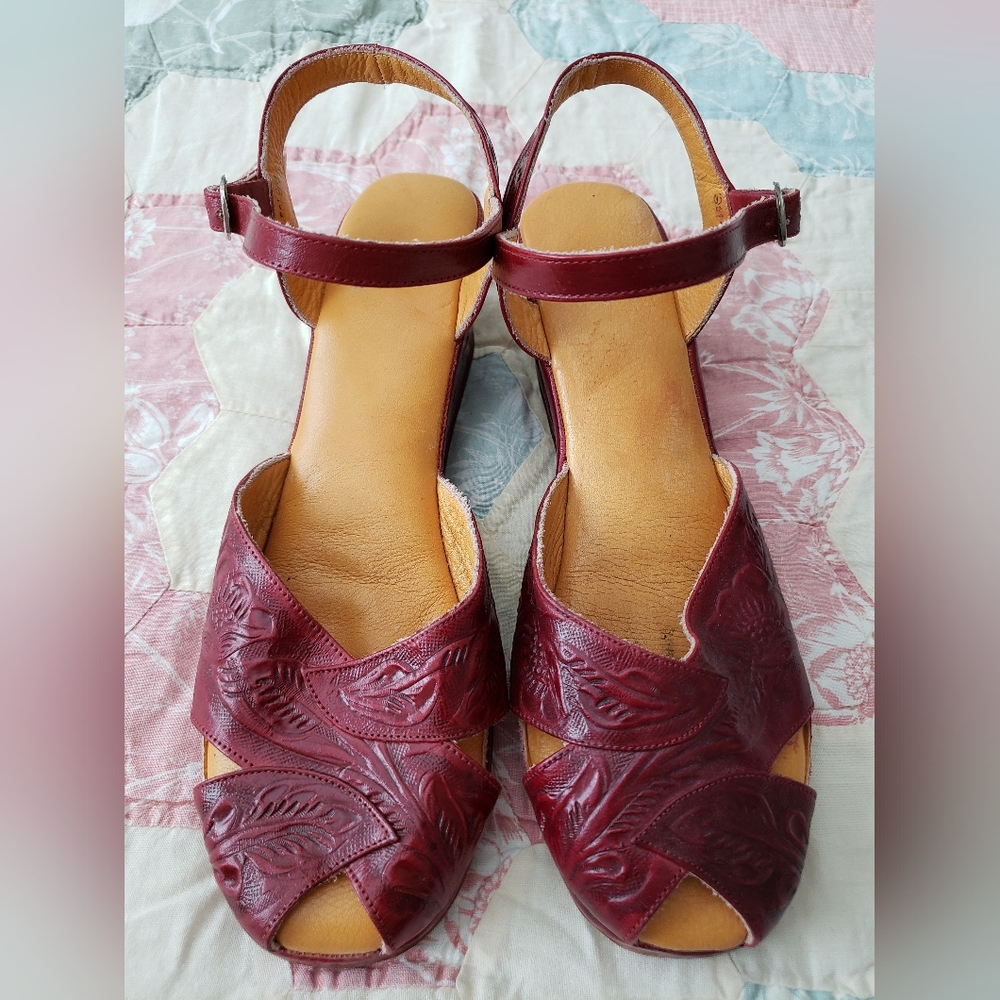 Vintage tool Leather Mexican Sandals size 10